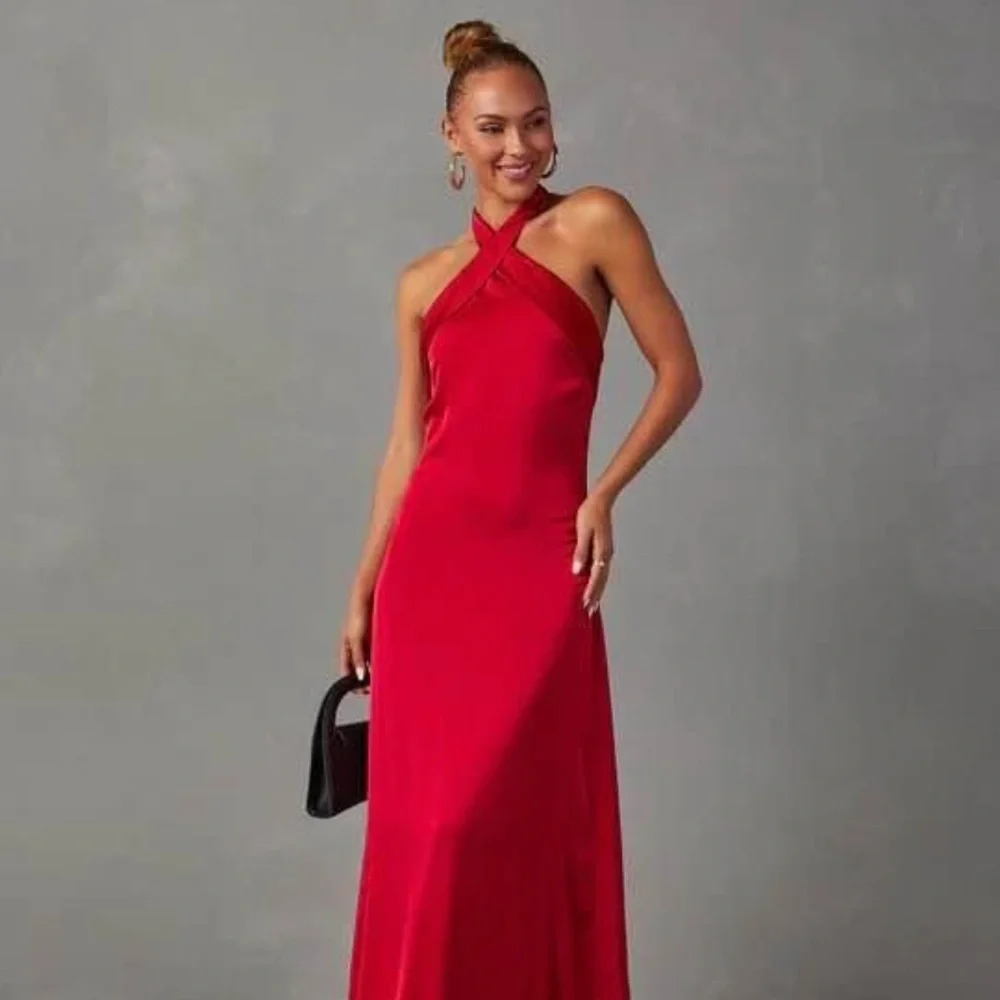 Vici red dress - Picture 1 of 3